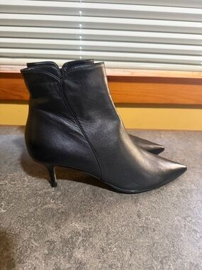 Gianvito Rossi Kitten Heel